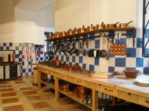 hluboka castle kitchen